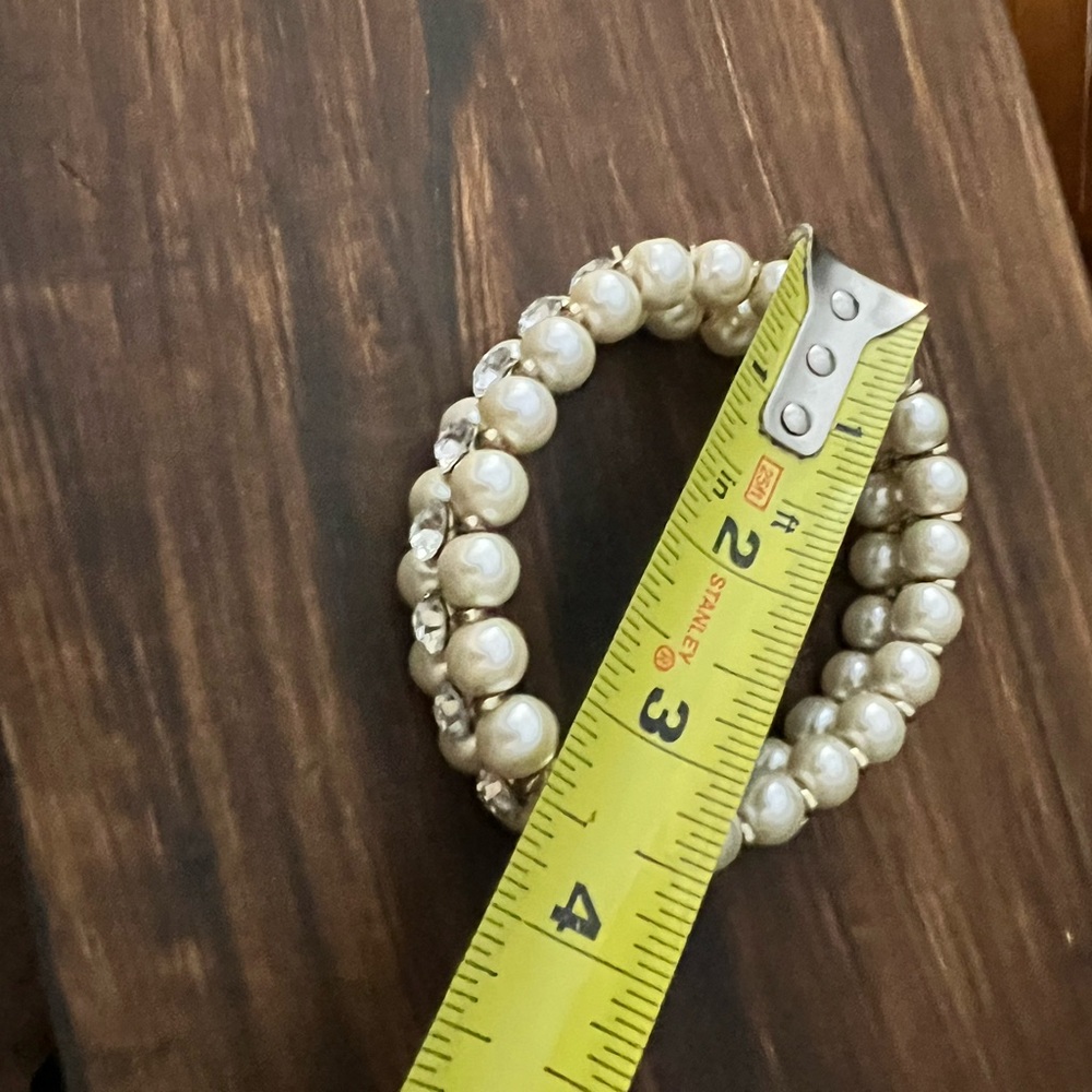 Small dog pearl stretchy collar. Absolutely adorable! - Picture 3 of 4